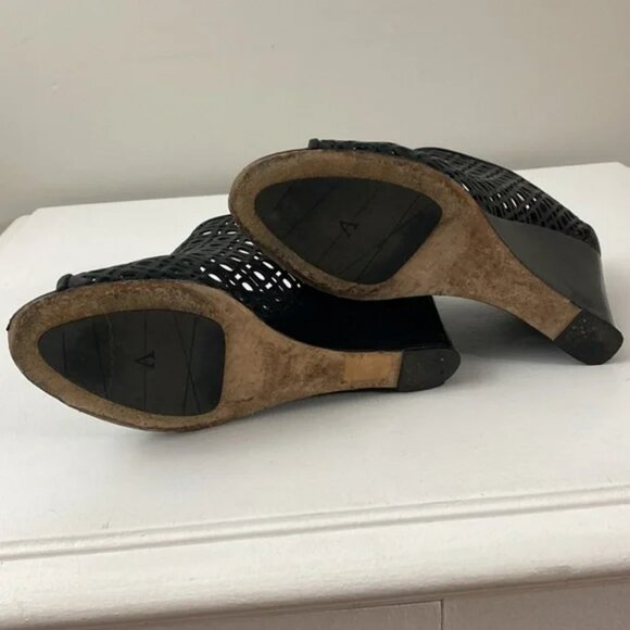 Aquatalia Black Pierced Caged Leather Open Peep Toe Wedges Booties Shooties 7.5 - Picture 8 of 8